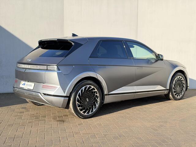 Hyundai IONIQ 5 Lounge 73kWh / Fabrieksgarantie tot 11-2026 / Dealer Onderhouden / HUD / BOSE / 360 Camera / Stoel Verwarming / Stoel Verkoeling / Stoel Ventilatie / Elektr. Stoelen + Memory / Achterbank Verwarming / Elektr. Achterklep / Dodehoek Detectie / Apple Carpl