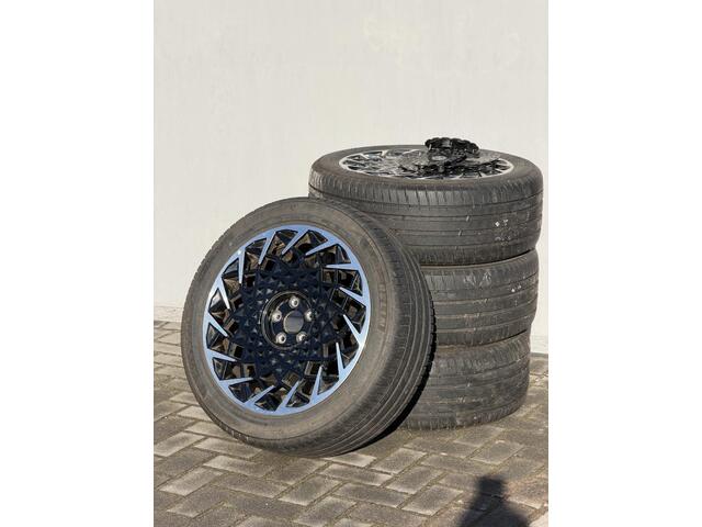 Hyundai IONIQ 5 Lounge AWD 73kWh / Fabrieksgarantie tot 12-2026/ Dealer Onderhouden / HUD / Apple Carplay & Android Auto / 360 Camera / Stoelverwarming / Stoelverkoeling / Stuurverwarming / BOSE / Elektr. Achterklep / Lederen Bekleding / Achterbank Verwarming /