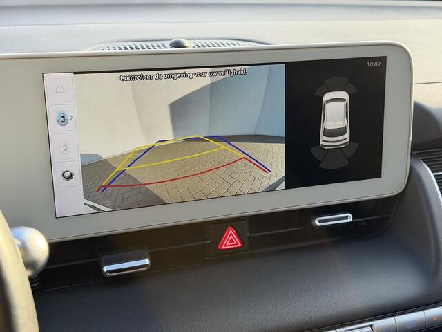 Hyundai IONIQ 5 Connect+ 73kWh / Fabrieksgarantie tot 11-2026 / Dealer Onderhouden / Camera / Elektr. Stoelen / Stoel & Stuurwiel Verwarming / Achterbank Verwarming / Apple Carplay & Android Auto /