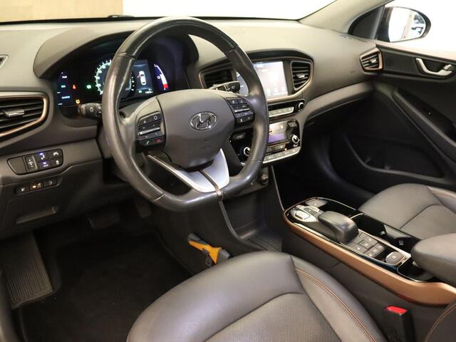 Hyundai IONIQ Premium EV SOH 89,5 % !!!- ORIGINEEL NEDERLANDSE AUTO - SCHUIF/KANTELDAK - PARKEERSENSOREN VOOR EN ACHTER - DODEHOEK DETECTIE - KEYLESS ENTRY & START - NAVIGATIE - STUUR EN STOEL VERWARMING