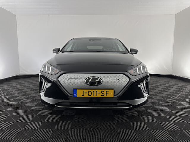 Hyundai IONIQ Comfort EV 38 kWh {SOH-100%} (INCL.BTW) *FULL-LED | ADAPTIVE-CRUISE | CAMERA | KEYLESS | DAB+ | NAVI-FULLMAP | HEATED-COMFORTSEATS | PRIVACY-GLASS | ECC | PDC | 16''ALU*