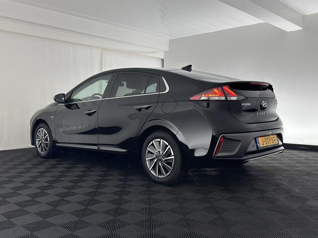 Hyundai IONIQ Comfort EV 38 kWh {SOH-100%} (INCL.BTW) *FULL-LED | ADAPTIVE-CRUISE | CAMERA | KEYLESS | DAB+ | NAVI-FULLMAP | HEATED-COMFORTSEATS | PRIVACY-GLASS | ECC | PDC | 16''ALU*