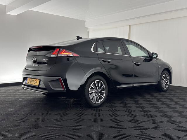 Hyundai IONIQ Comfort EV 38 kWh {SOH-100%} (INCL.BTW) *FULL-LED | ADAPTIVE-CRUISE | CAMERA | KEYLESS | DAB+ | NAVI-FULLMAP | HEATED-COMFORTSEATS | PRIVACY-GLASS | ECC | PDC | 16''ALU*