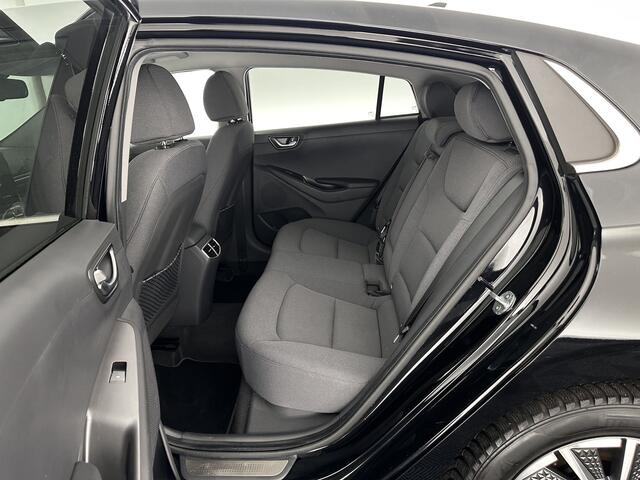 Hyundai IONIQ Comfort EV 38 kWh {SOH-100%} (INCL.BTW) *FULL-LED | ADAPTIVE-CRUISE | CAMERA | KEYLESS | DAB+ | NAVI-FULLMAP | HEATED-COMFORTSEATS | PRIVACY-GLASS | ECC | PDC | 16''ALU*