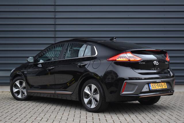 Hyundai IONIQ Premium EV | Schuif/kanteldak | Adaptive cruise control | Lederen Bekleding | Stoelverwarming V+A | Stoelventilatie |