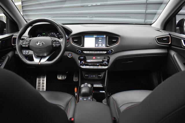 Hyundai IONIQ Premium EV | Schuif/kanteldak | Adaptive cruise control | Lederen Bekleding | Stoelverwarming V+A | Stoelventilatie |