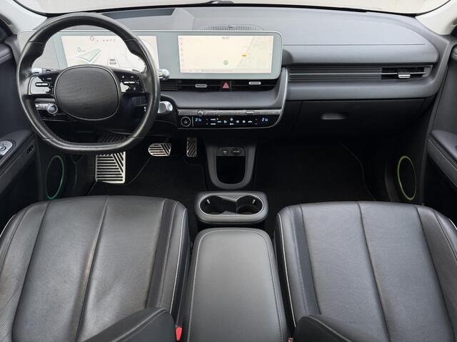 Hyundai IONIQ 5 Lounge 73kWh Automaat / Afn. Trekhaak / Dealer onderhouden / Fabrieksgarantie tot 6-2027 / Warmtepomp / 8 Jaar Batterij Garantie / HUD / CCS snel laden / 360 Camera / Adaptieve Cruise / Lederen Bekleding / Elektr. Stoelen / Stoel Verwarming / Stoel Vent