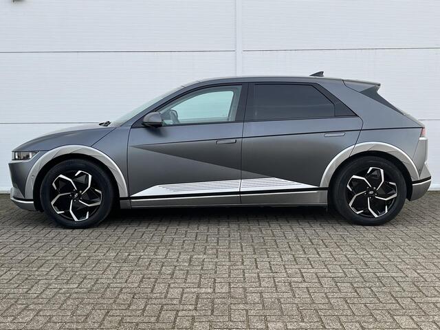 Hyundai IONIQ 5 Lounge 73kWh Automaat / Panoramadak / Achterstoelen verwarmd / Apple Carplay/Android Auto / Lichtmetalen velgen 20" /
