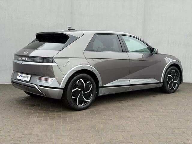 Hyundai IONIQ 5 Connect 73kWh Automaat / Fabrieksgarantie tot 08-2027 / Dealer onderhouden / 8 Jaar Batterij Garantie / Camera / Apple Carplay & Android Auto / Warmtepomp / Achterbank Verwarming / Stoel & Stuurwiel Verwarming / ACC Cruise / Dodehoek / Elektr. Stoelen /