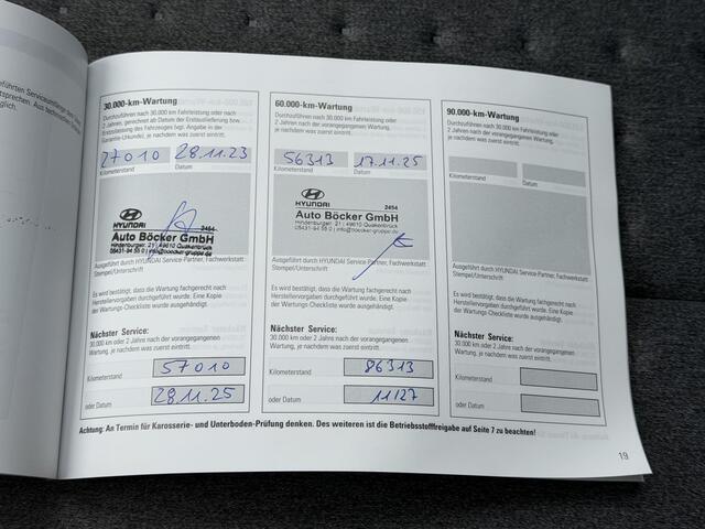 Hyundai IONIQ 5 Connect 73kWh Automaat / Afneembare Trekhaak 1600 Kg / SOH 98% / Dealer onderhouden / Fabrieksgarantie tot 12-2026 / 8 Jaar Batterij Garantie / Warmtepomp / Camera / Navigatie / Stoel en Stuurwiel Verwarming / Achterbank Verwarming / Elektr. Achterkle