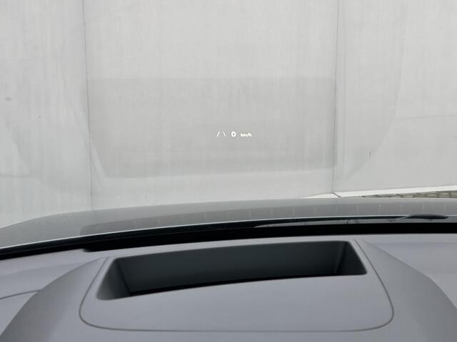 Hyundai IONIQ 5 Lounge 73kWh Automaat / Panoramadak / Dealer onderhouden / Fabrieksgarantie tot 12-2026 / 8 Jaar Batterij Garantie / All Season banden / Warmtepomp / HUD / 360 Camera / Navigatie / Elektr. stoelen + Memory / Stoel & Stuurwiel Verwarming / Stoel Ventila