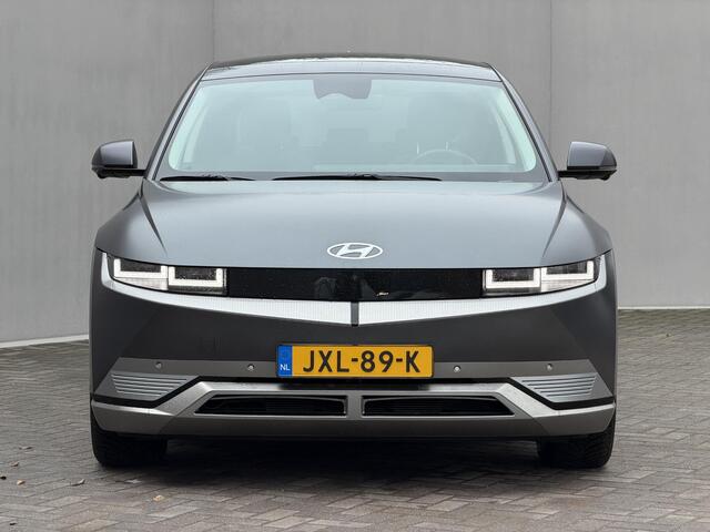 Hyundai IONIQ 5 Lounge 73kWh Automaat / Panoramadak / Dealer onderhouden / Fabrieksgarantie tot 12-2026 / 8 Jaar Batterij Garantie / All Season banden / Warmtepomp / HUD / 360 Camera / Navigatie / Elektr. stoelen + Memory / Stoel & Stuurwiel Verwarming / Stoel Ventila