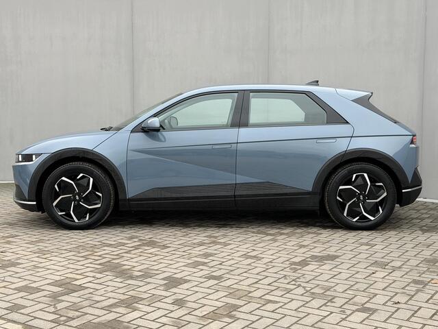 Hyundai IONIQ 5 Connect 77.4 kWh Automaat / Afneembare Trekhaak 1600kg trekgewicht / Dealer onderhouden / Fabrieksgarantie tot 12-2027 / 8 Jaar Batterij Garantie / Warmtepomp / Camera / Navigatie / Stoel & Stuurwiel Verwarming / Adaptieve Cruise / Apple Carplay & Andro