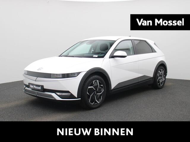 Hyundai IONIQ 5 77.4kWh Core 230Pk | Navigatie | Apple & Android Carplay | Trekhaak Afneembaar | Climate Control | Parkeersensoren Voor & Achter | Achteruitrijcamera | Stoelverwarming | Adaptieve Cruise Control |