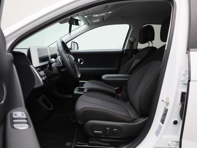 Hyundai IONIQ 5 77.4kWh Core 230Pk | Navigatie | Apple & Android Carplay | Trekhaak Afneembaar | Climate Control | Parkeersensoren Voor & Achter | Achteruitrijcamera | Stoelverwarming | Adaptieve Cruise Control |
