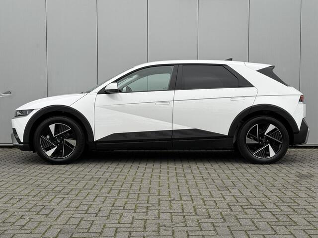 Hyundai IONIQ 5 Connect Limited 84 kWh / 3000 Voordeel / Stoel- & Stuurverwarming / Achteruitrijcamera / Parkeersensoren Voor + Achter /