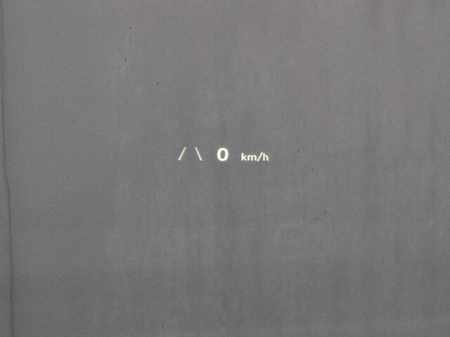 Hyundai IONIQ 5 Lounge 73kWh Automaat / 8 jaar Batterij Garantie / Dealer onderhouden / Fabrieksgarantie to 12-2026 / Accu SOH 100% / WLTP bereik 451 km bereik / CCS Snellader / Warmtepomp / Head Up Display / Trekgewicht 1600 kg / Elektrische achterklep / Stuur-, Stoe