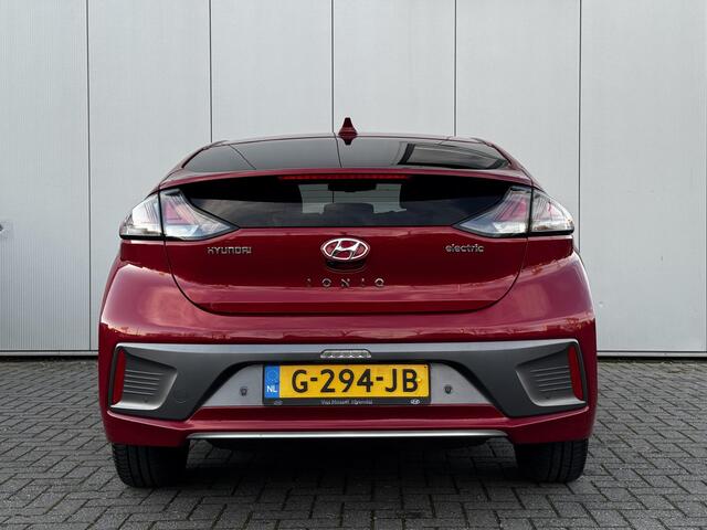 Hyundai IONIQ Comfort EV 38 kWh / Soh 100 % / NL auto / Dealeronderhouden / Navigatie / Parkeersensoren v+a /