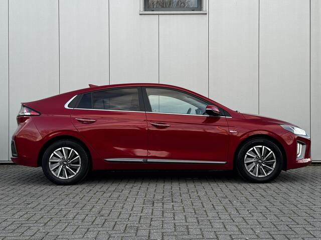 Hyundai IONIQ Comfort EV 38 kWh / Soh 100 % / NL auto / Dealeronderhouden / Navigatie / Parkeersensoren v+a /