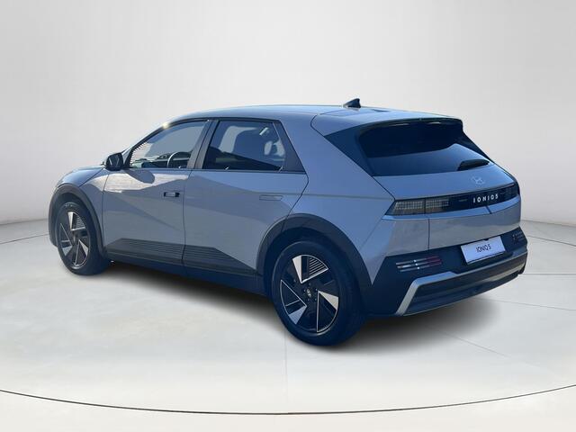 Hyundai IONIQ 5 Long Range Pure Edition 84 kWh | Apple Carplay/Android Auto | Adaptieve Cruise Control | Elektrische Stoel verstelling | Stoel / Stuurverwarming | Camera |Uit Voorrraad Leverbaar |