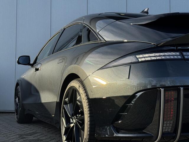 Hyundai IONIQ 6 Business 77.4 kWh / Demo met ¤ 2.000,- voordeel / Bose / 20" LM / 360 Camera / Stoelverwarming v + a / Led verlichting / Blind Spot /