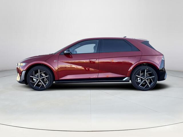 Hyundai IONIQ 5 N Line Business 84 kWh | Uit voorraad leverbaar! | Achteruitrijcamera | Stoelverwarming | Stuurverwarming | Elektrische stoelen | Verschuifbare 2e zitrij | Elektrische achterklep | Parkeersensoren voor/achter | Draadloze applecarplay en android auto |