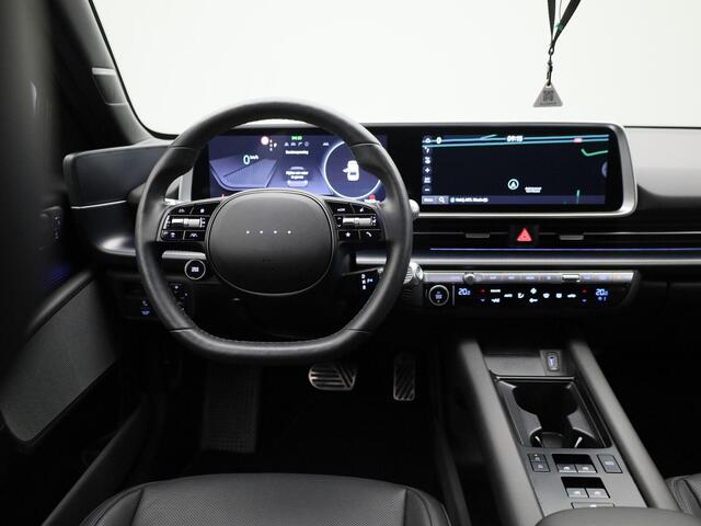Hyundai IONIQ 6 77,4 kWh Balance | Verwarmd stuurwiel | Verwarmde achterbank | Zwarte binnenhemel | Geventileerde voorstoelen | Bestuurdersstoel met geheugen | Bose speakersysteem | Privacy glass | Head up display | Climate Control / ECC | Licht metalen velgen 19 inch 