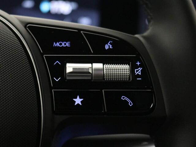 Hyundai IONIQ 6 Connect 77.4 kWh / Rijklaarprijs ¤39.790,- / ¤16.500,- korting / 614 km bereik WLTP / Navigatie met Apple carplay & Android auto / Elektrische stoelen /