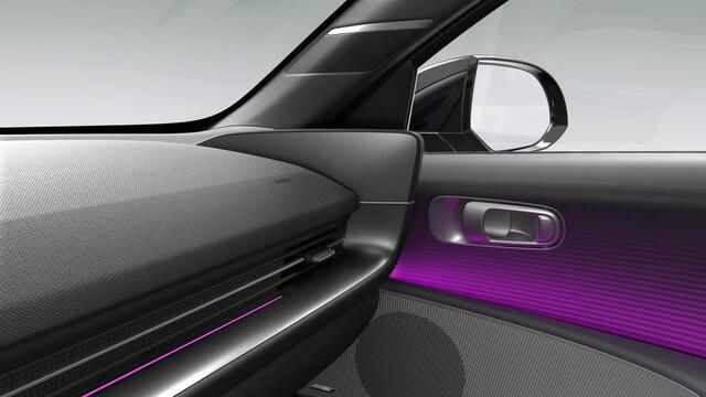 Hyundai IONIQ 6 Business 77.4 kWh / Nu met ¤9000 voordeel / Nieuw uit voorraad leverbaar / 545km WLTP Actieradius / 1500KG Trekgewicht / Navigate + Apple Carplay & Android Auto /