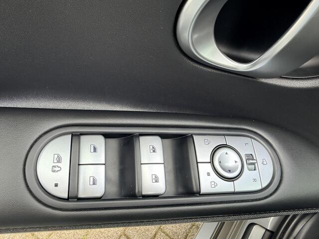 Hyundai IONIQ 5 Lounge 77.4 kWh | All-in prijs incl. 12 mnd BOVAG garantie | Panoramadak | Leer | SOH 98%