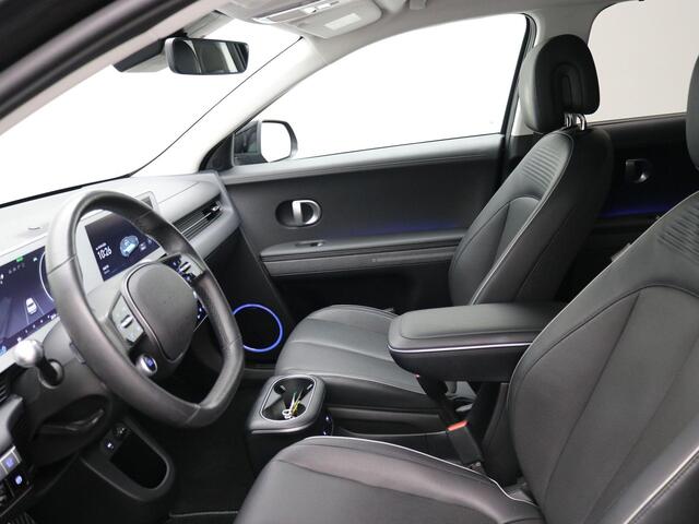 Hyundai IONIQ 5 Connect+ 77.4 kWh / HUD Display / SoH 100% / Lederen bekleding / 1ste Eigenaar / NL Auto / Elektrische voorstoel / 3 fase / Warmtepomp / Adaptieve Cruise Control / Dealer onderhouden / All Seasonbanden /