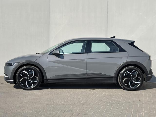 Hyundai IONIQ 5 Connect 77.4 kWh / SOH 100 % / Fabrieksgarantie tot 03-2028 / 8 Jaar Batterij Garantie / Dealer onderhouden / 1.600 kg trekgewicht / Warmtepomp / CCS snel laden / Elektrische stoel / Stuur- en stoelverwarming / Apple Carplay Android / 19"LM wielen / Dod