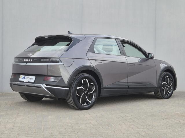 Hyundai IONIQ 5 Connect 58 kWh / SOH 100% / Fabrieksgarantie tot 02-2027 / Dealer onderhouden / CCS snelladen / WLTP bereik 384 km bereik stad 587 km / Stuur- & Stoel verwarming / Achteruitrijcamera / Adaptief cruise control / Apple Carplay Android Auto /