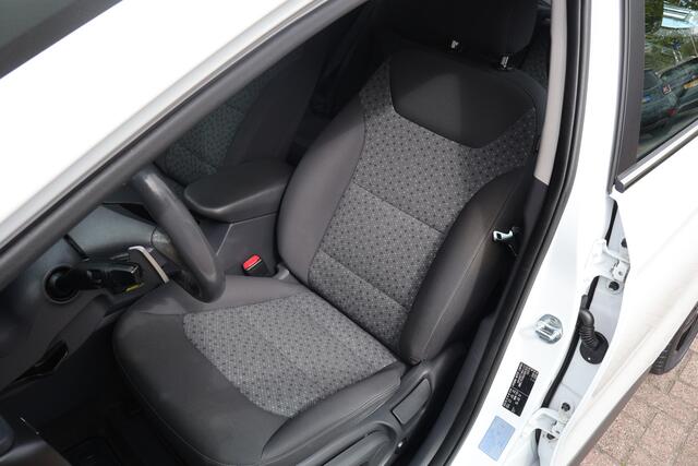 Hyundai IONIQ 1.6 GDi PHEV Comfort | Schuifdak | Camera | Trekhaak |