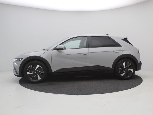 Hyundai IONIQ 5 Long Range Pure Edition 84 kWh / / Nieuw direct leverbaar / 3-fase / Navigatie / Perkeersensoren / 100% SoH / 5 jaar Fabrieksgarantie / 8 Jaar accu garantie /