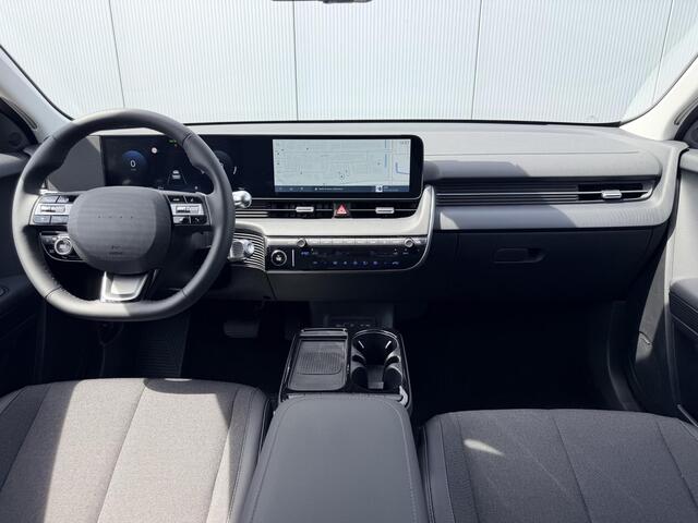 Hyundai IONIQ 5 Standard Range Pure Edition 63 kWh / Stoelverwarming Voor + Achter / Stuurverwarming / BOSE Audio / Achteruitrijcamera / Elek. Achterklep / LED Verlichting /