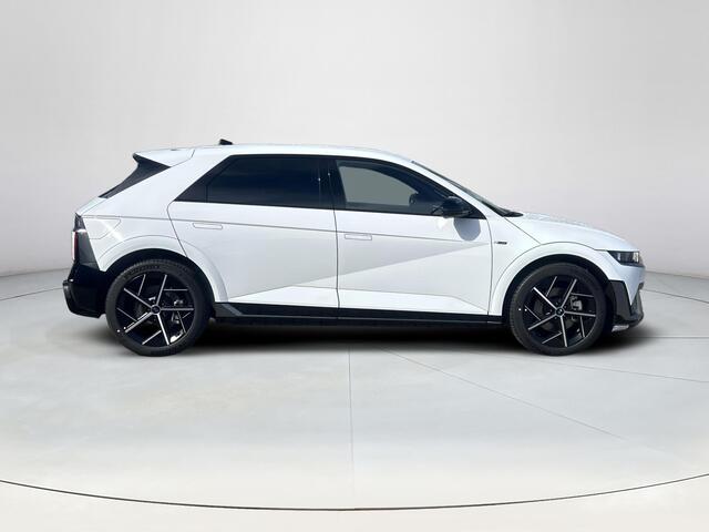 Hyundai IONIQ 5 N Line Business 84 kWh | Uit voorraad leverbaar! | Achteruitrijcamera | Stoelverwarming | Stuurverwarming | Elektrische stoelen | Verschuifbare 2e zitrij | Elektrische achterklep | Parkeersensoren voor/achter | Draadloze applecarplay en android auto |