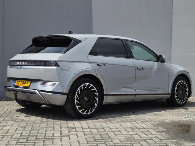 Hyundai IONIQ 5 Lounge 73kWh / SOH 100% / Dealer onderhouden / Fabrieksgarantie tot 03-2028 / Solar dak / CCS snelladen / WLTP 451 km / CCS snelladen / Afn. trekhaak 1.600 kg / Bose Audio Systeem / Head Up Display / Elektrische achterklep / Stuur- Stoel & Achterbank ve