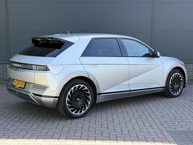 Hyundai IONIQ 5 Lounge 73kWh / Eerste Eigenaar / Dealer Onderhouden / Trekhaak / 1600KG Trekgewicht / Elektrische Stoelen met Geheugen / 360º Camera / Stoel Verwarming+Verkoeling / Stuur Verwarming / SOH 93% / Head-Up Display / 20'' LM Velgen /