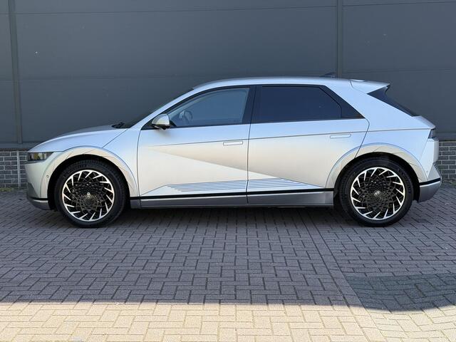 Hyundai IONIQ 5 Lounge 73kWh / Eerste Eigenaar / Dealer Onderhouden / Trekhaak / 1600KG Trekgewicht / Elektrische Stoelen met Geheugen / 360º Camera / Stoel Verwarming+Verkoeling / Stuur Verwarming / SOH 93% / Head-Up Display / 20'' LM Velgen /
