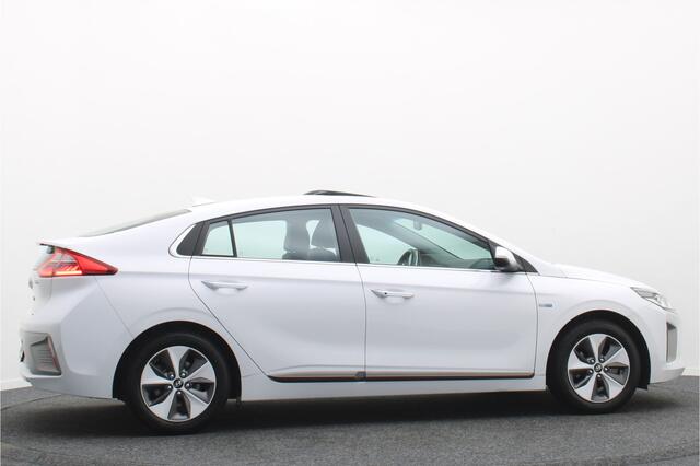 Hyundai IONIQ Premium EV SOH 99%, Leer, Schuif-/Kanteldak, Camera, Apple Carplay, ACC, Trekhaak, PDC