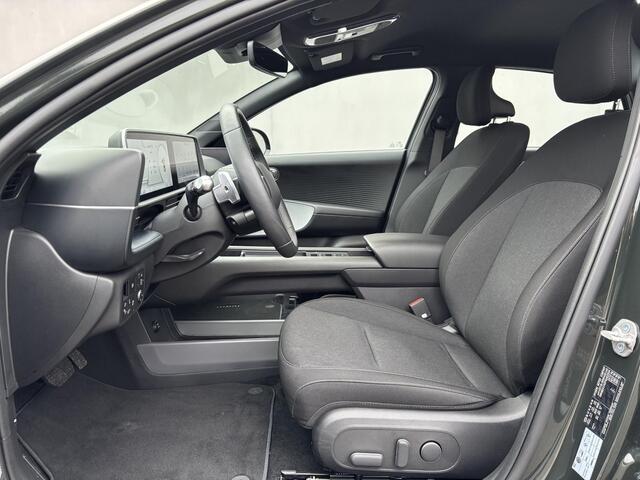 Hyundai IONIQ 6 Connect 77.4 kWh / SOH 100%/ Warmtepomp / 20" / CCS snellader / Fabrieksgarantie tot 1-2030 / 8 Jaar Batterij Garantie / Camera / 1.500 KG Trekgewicht / Adaptieve Cruise / Stoel, Stuur & achterbank Verwarming / Apple carplay/Android auto /