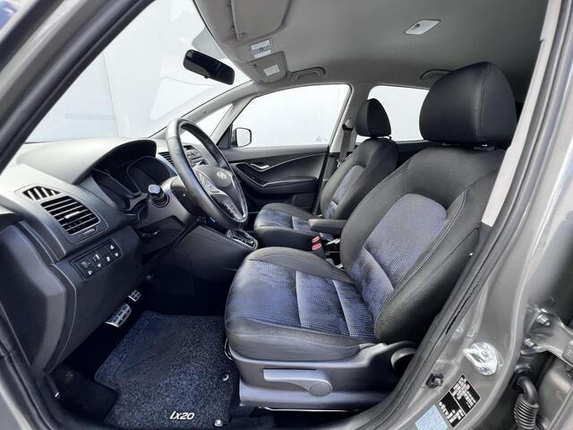 Hyundai IX20 1.6i Go! Automaat / Dealer onderhouden / Climate Control / Stuur- en stoelverwarming / Radio CD MP3 speler / In hoogte verstelbare bestuurdersstoel / All Season banden / 16" LM wielen /