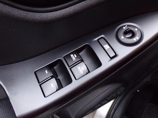 Hyundai IX20 1.6i Premium Stoel/stuurverwarming PDC