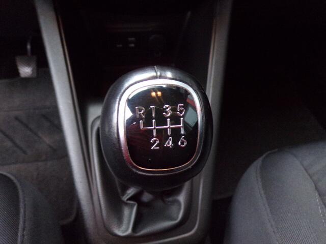 Hyundai IX20 1.6i Premium Stoel/stuurverwarming PDC