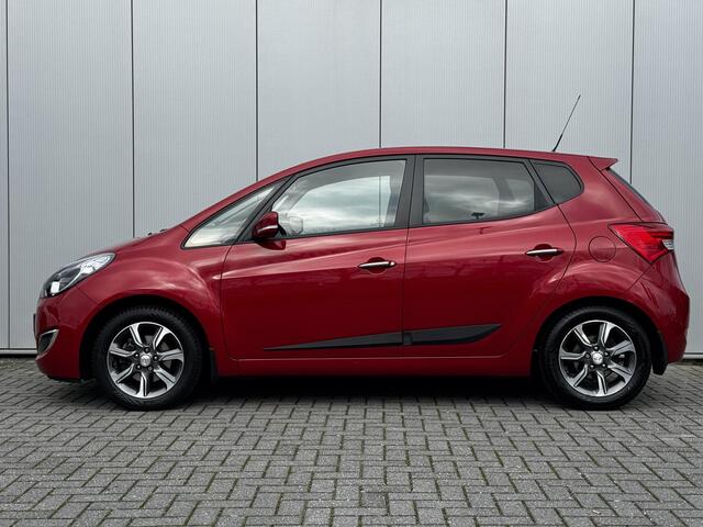 Hyundai IX20 1.4i Go! / Navigatie / Achteruitrijcamera / Trekhaak / 1e eigenaar / All season banden /