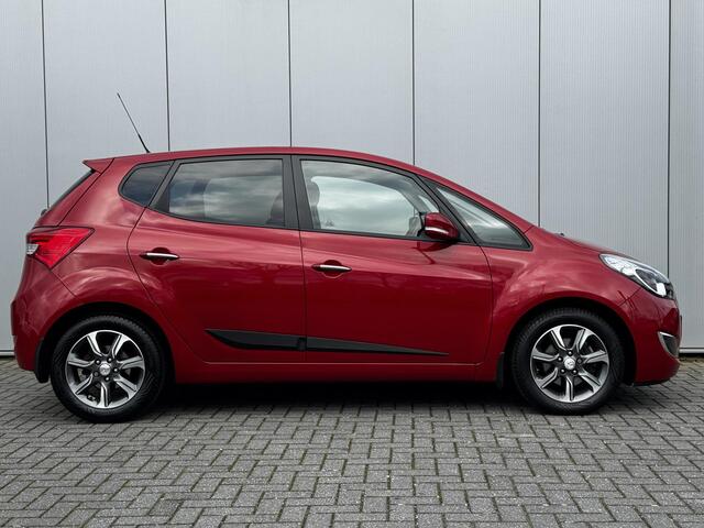 Hyundai IX20 1.4i Go! / Navigatie / Achteruitrijcamera / Trekhaak / 1e eigenaar / All season banden /