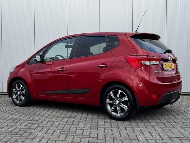 Hyundai IX20 1.4i Go! / Navigatie / Achteruitrijcamera / Trekhaak / 1e eigenaar / All season banden /