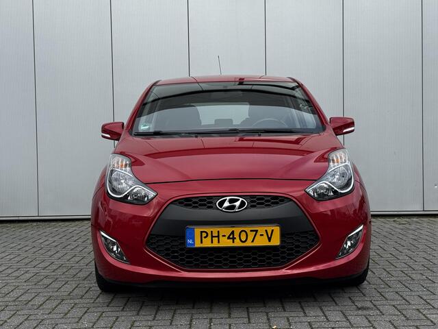 Hyundai IX20 1.4i Go! / Navigatie / Achteruitrijcamera / Trekhaak / 1e eigenaar / All season banden /