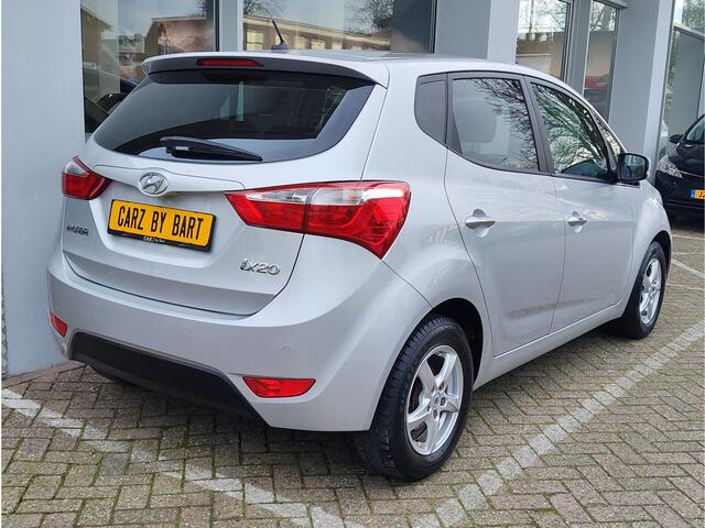 Hyundai IX20 1.6i GO! AUTOMAAT Stoel + Stuurverwarming | Clima | Navi